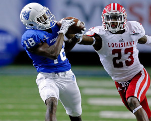 Georgia State Wide Receiver Penny Hart (18) holds on to a pass for a first down during play against UL Lafayette. Photo by Ben Ennis | Georgia State Athletics 