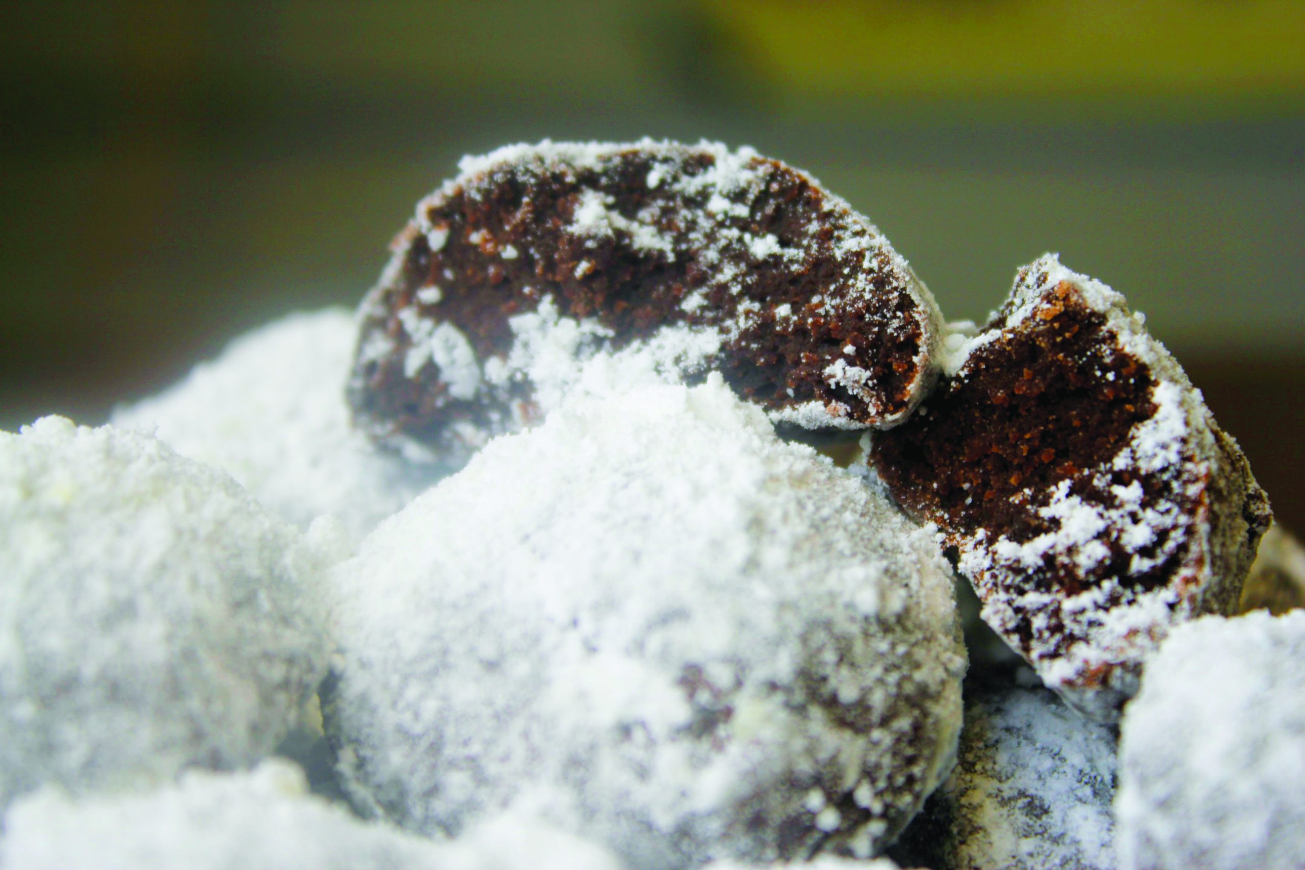 Brownie cookies with powdered sugar