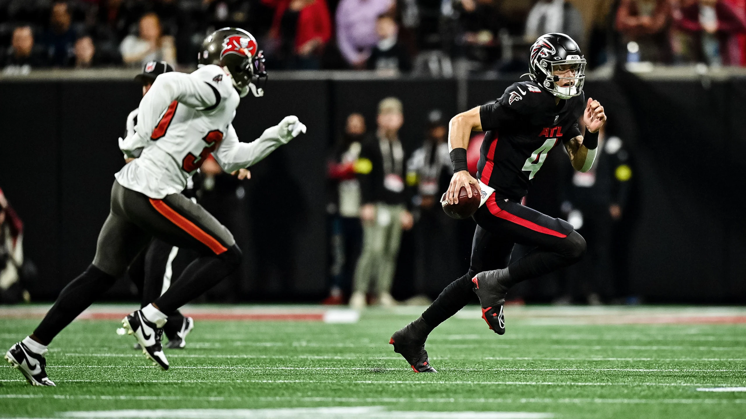 Desmond Ridder throws his first NFL touchdown pass for Atlanta Falcons